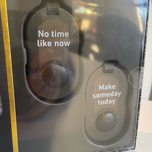 Luggage Strap & Tags Set - Picture 3 of 5